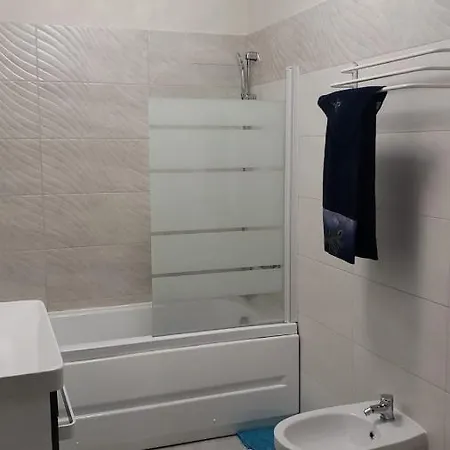 Apartman Luxury And Modern 2 Bd Apt With Garden And Parking By Coresi Mall Brassó