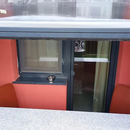 Apartman Luxury And Modern 2 Bd Apt With Garden And Parking By Coresi Mall *