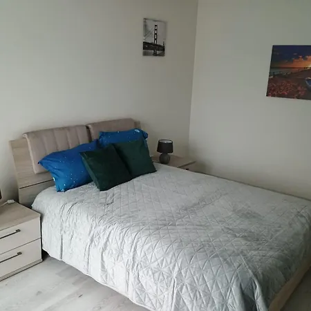 Luxury And Modern 2 Bd Apt With Garden And Parking By Coresi Mall